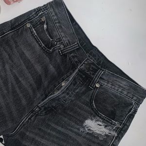 AMERICAN EAGLE MOM JEANS